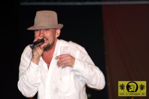 Gentleman (D) with The Far East Band 20. Summer Jam Festival, Fuehlinger See Koeln - Red Stage 09. Juli 2005 (14).jpg